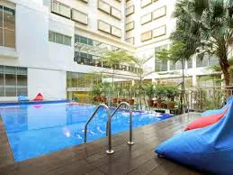 KOLAM RENANG ARTOTEL HARMONI JAKARTA
